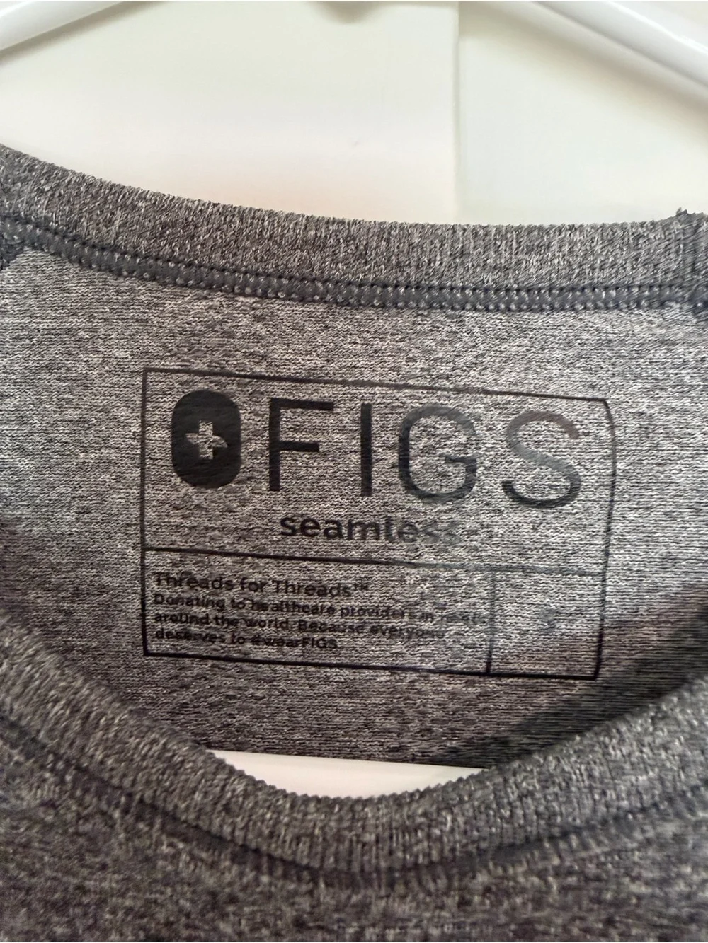FIGS Gray Long-Sleeve Seamless top - Picture 5 of 6